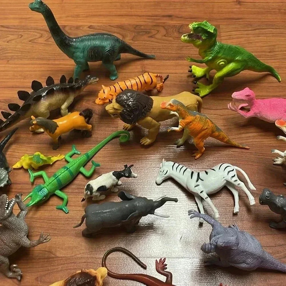 Toy bundle of dinosaurs and animals - Picture 6 of 6
